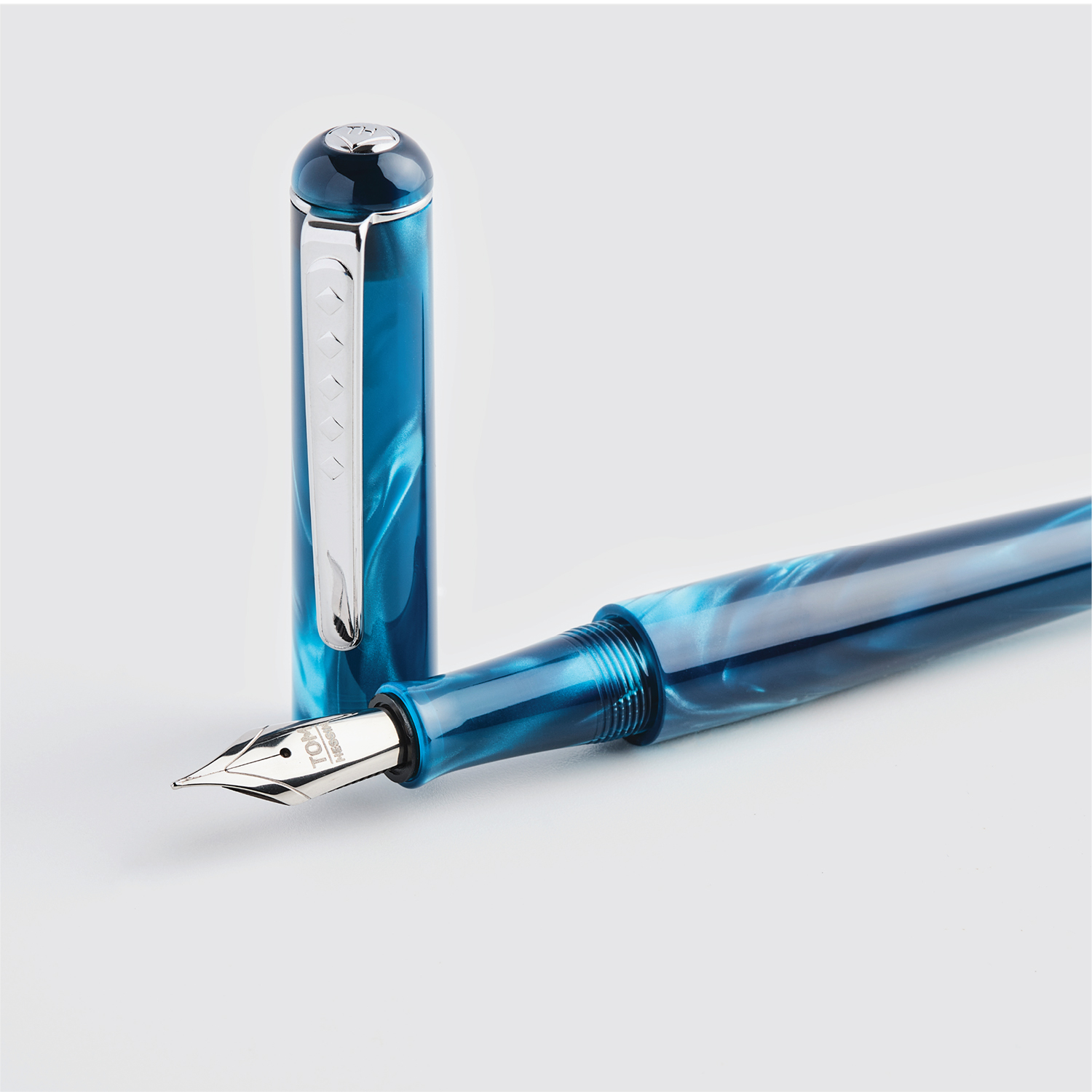 Tom Hessin Charles Collection Thames Blue Fountain pen - Vulpen